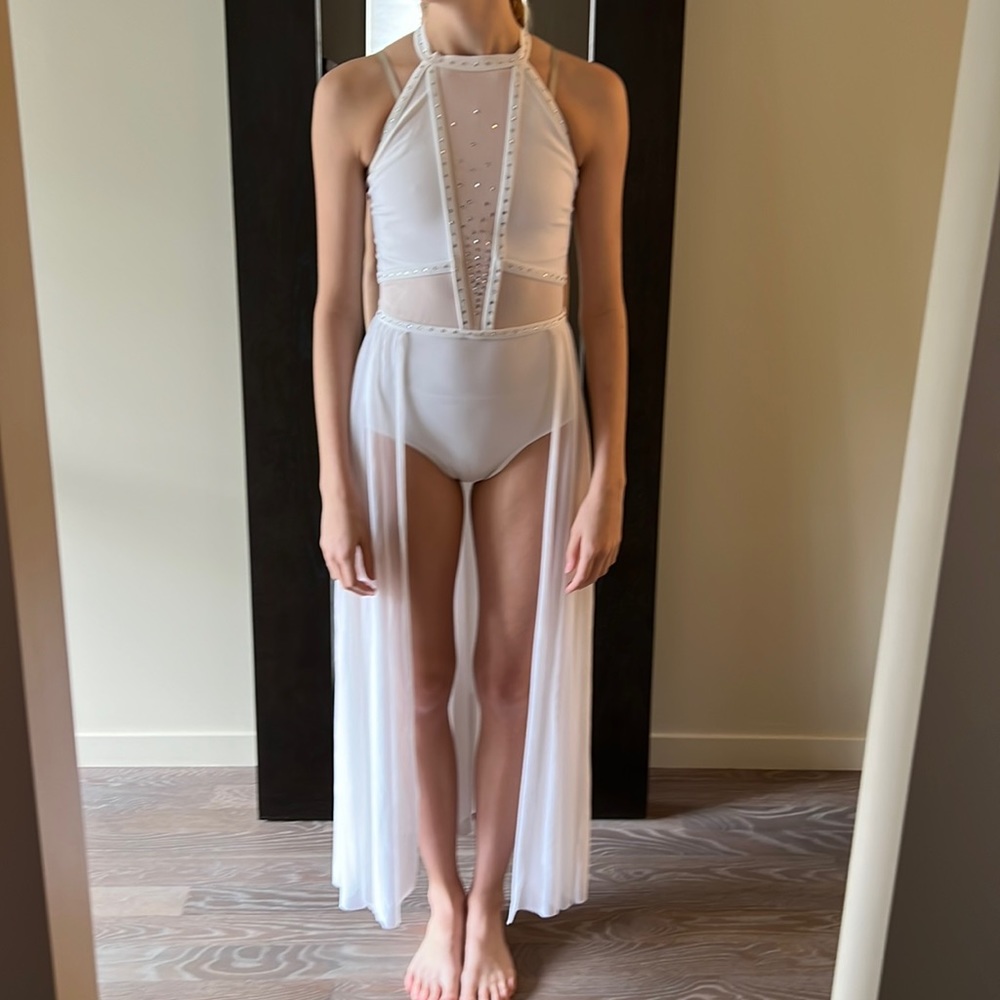 Long white lyrical costume by Weissman